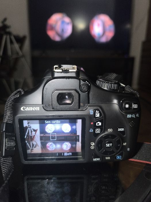 Canon 8OS 1100D + lente Sigma 18-200mm