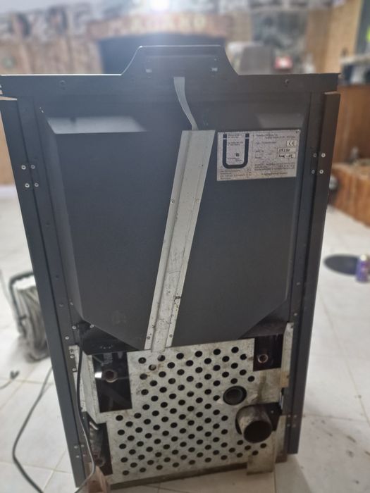 Termo acumulador de água quente  + máquina palletes