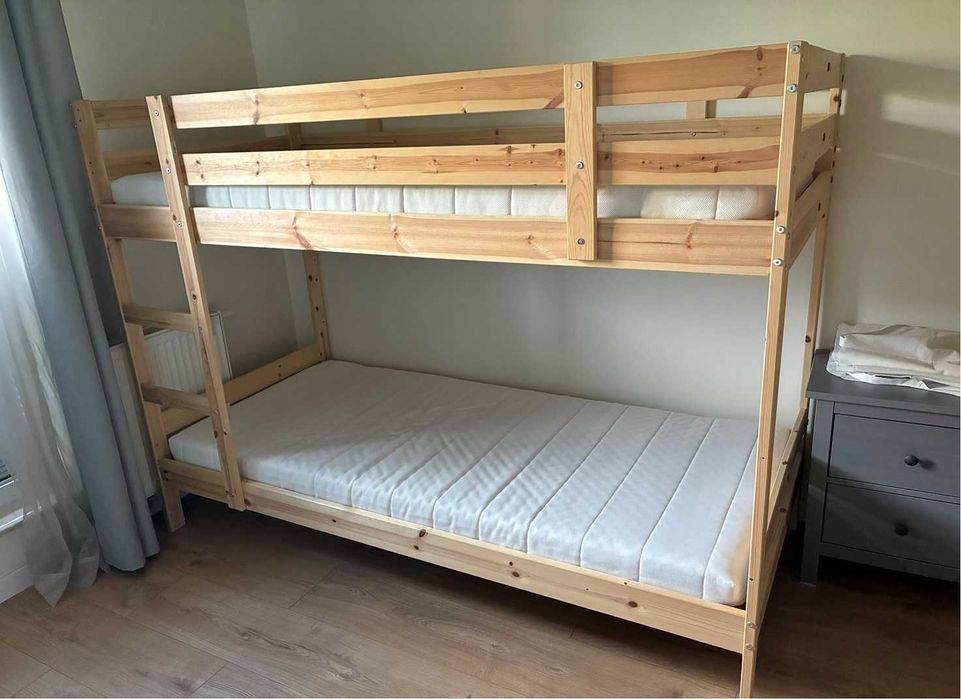 Łóżko piętrowe  IKEA MYTAL z materacami