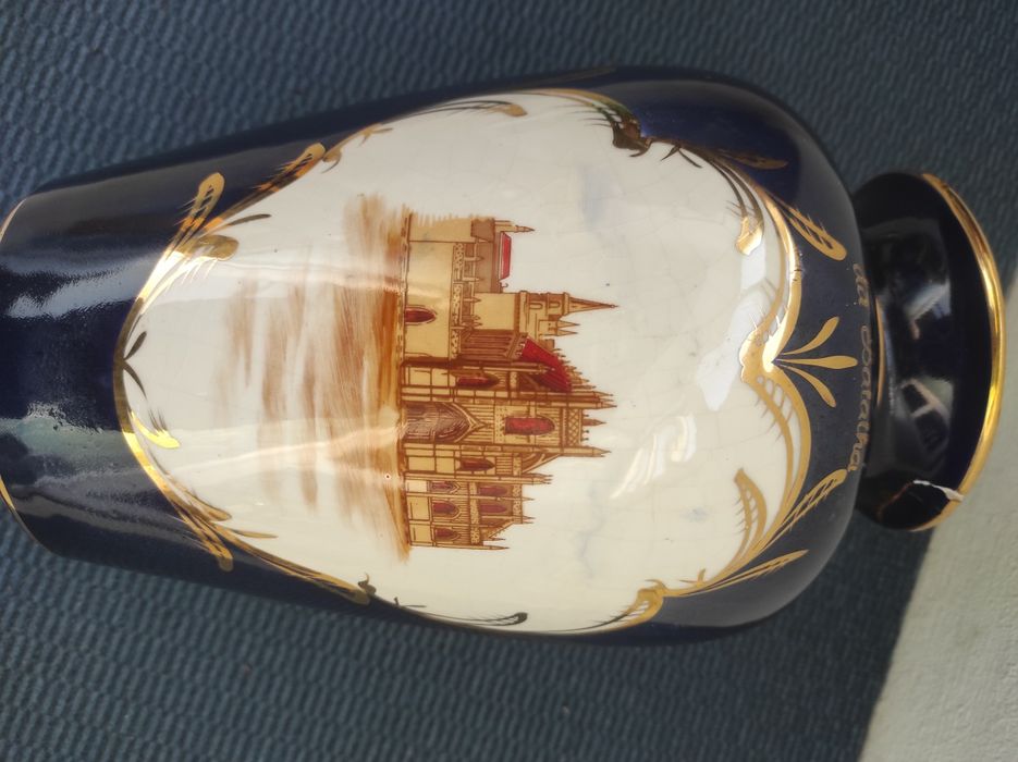 Vaso em porcelana de Aveiro