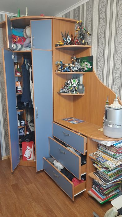 Детский гарнитур мебель двухярусная кровать шкаф стол матрас. Бу