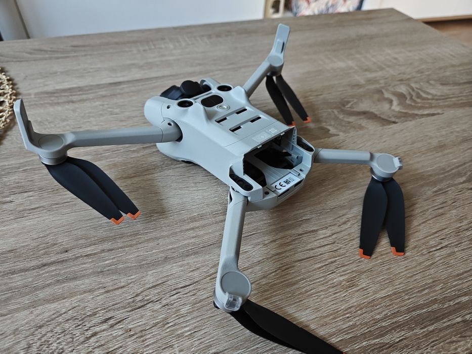 DJI mini 4 pro Fly More Combo, kontroler RC2, pudełko, gwarancja