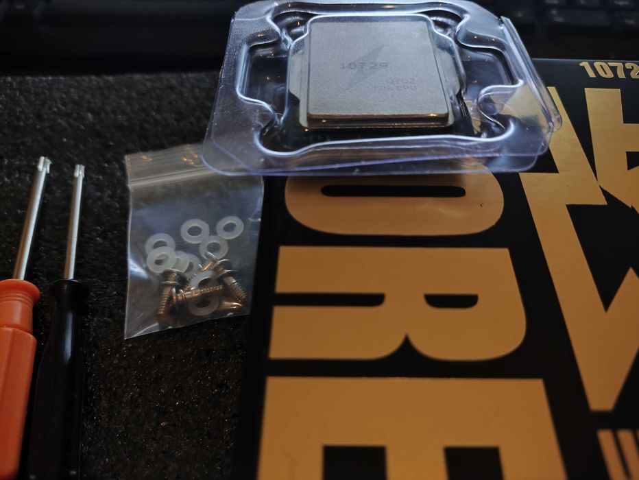 Процесор Intel Core i9-12900hx (QYQZ)