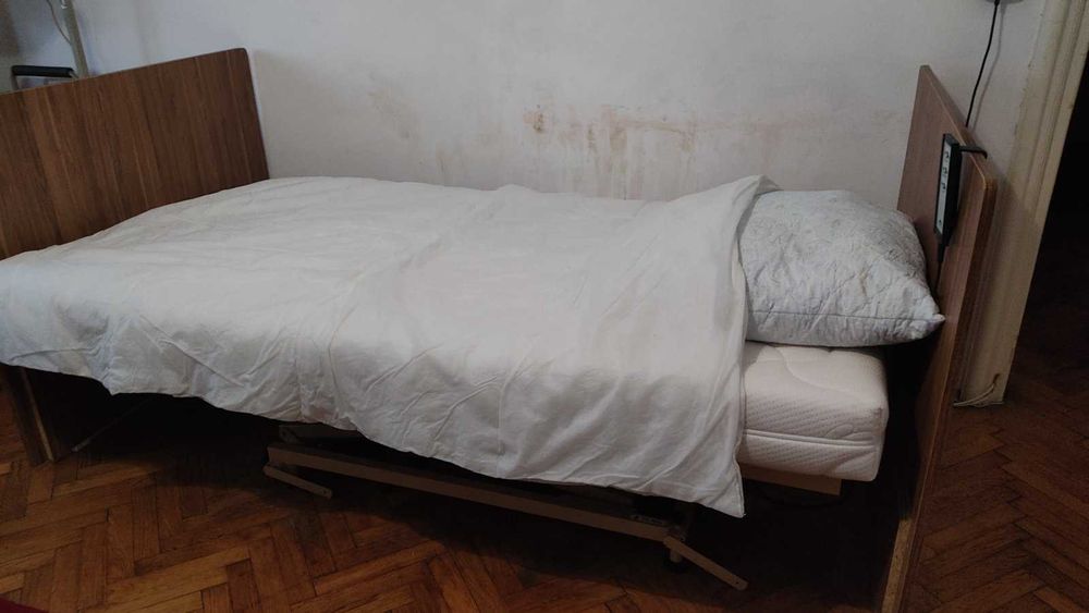 Медичне ліжко з електоприводом