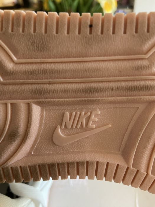 Buty sportowe Nike LV