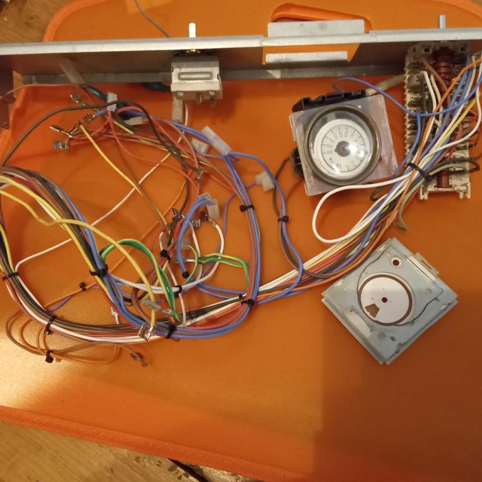 Духовка, электропечь «PHILIPS Snackmaker» и "Hotpoint ARISTON".