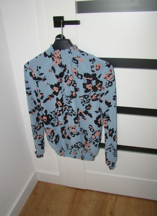 Elegancka bluzka dla kobiety roz S jak nowa