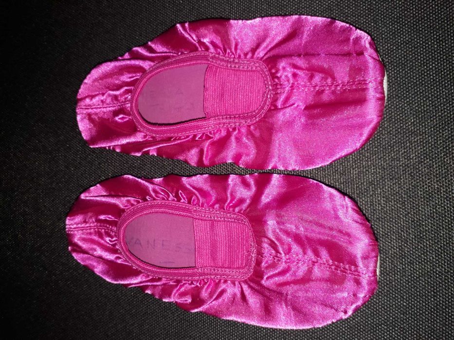 Чешки для дівчинки .