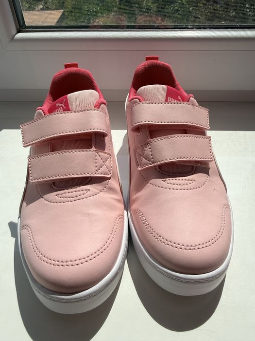 НОВІ дитячі шкіряні кросівки Puma 35 розмір, 22,5 см