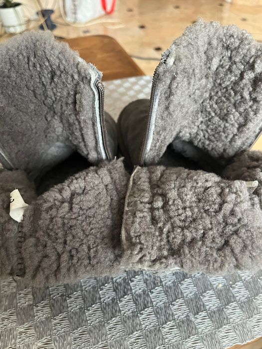 Уги оригінальні, в гарному стані