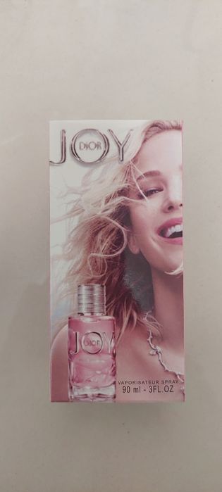 Perfumy różnych firm