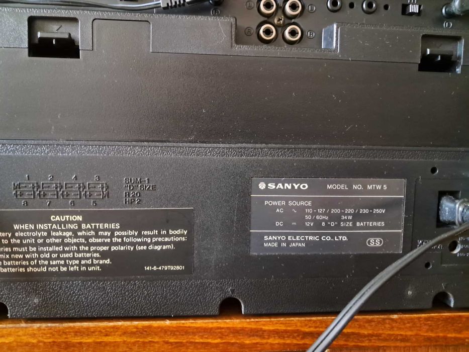 Продам Кассетний магнитофон  SANYO MTW5 Япония