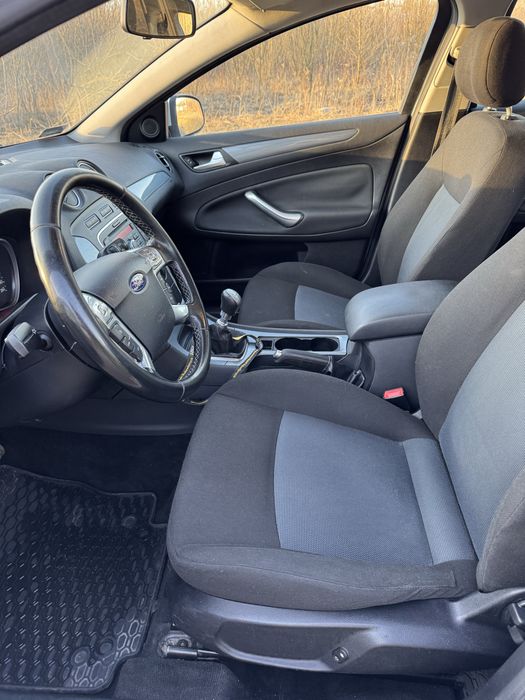 Ford Mondeo Mk4, 2011