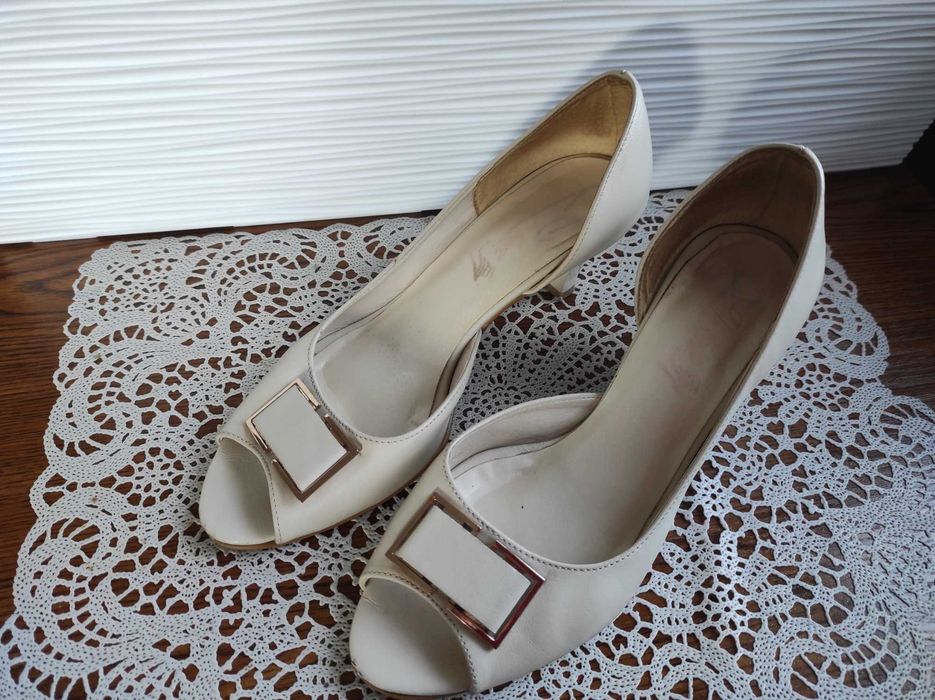 J-But śliczne, eleganckie sandały skóra naturalna peep toe 38