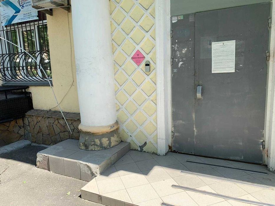 Офіс 80 кв.м, вулиця Бойчука 1-А, метро Звіринецька (Дружби Народів)