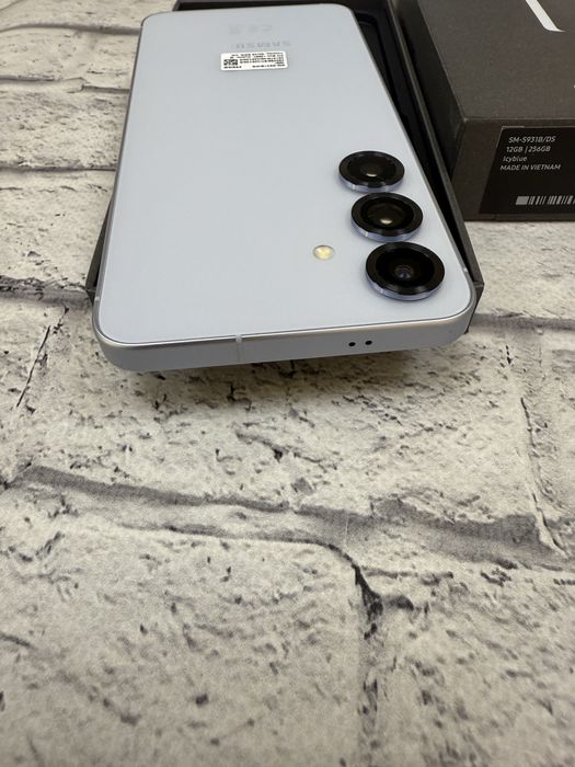 New Samsung Galaxy S25 12/256gb MDM IcyBlue