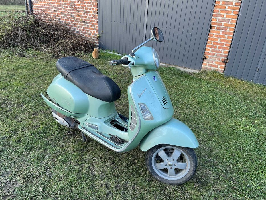 Piaggio Vespa Gts 125 dużo części czasza osłony silnik linka wydech la