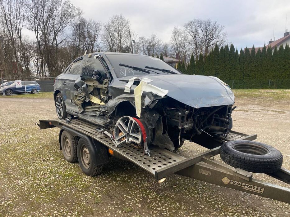 Audi A3 8V Premium 2018 2.0 бензин