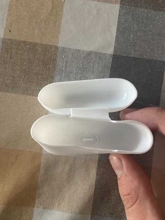Capa fones AirPods Pro e por 3 e pro 2  cor branco