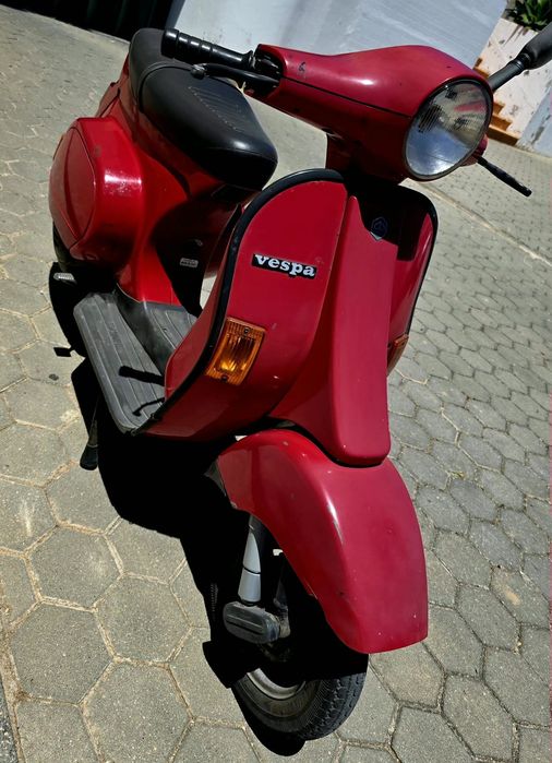 Vespa vermelha pk 50cc
