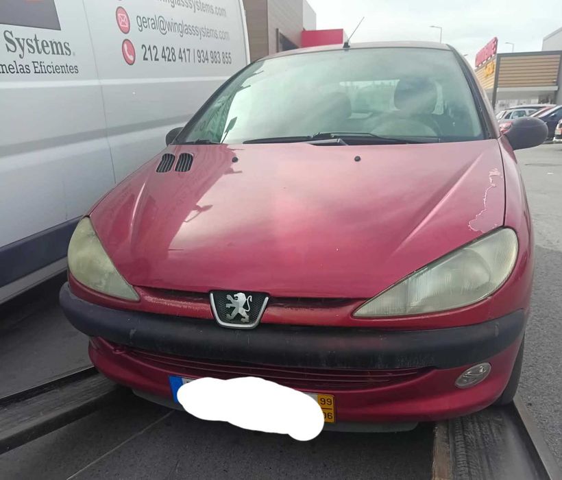 Peugeot 206 vendido às peças