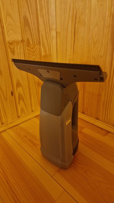 Акумуляторний віконний пилосос  Karcher WVP 10