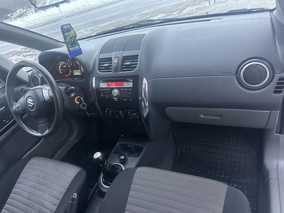 Продам  Suzuki SX4 2014