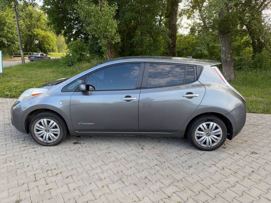 Nissan  Leaf 2014