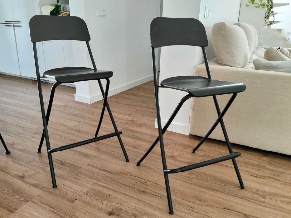 Vendo 2 cadeiras altas de 62 cm