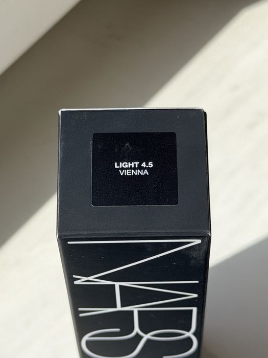 NARS Natural Matte Longwear Foundation Light 4.5 Vienna
