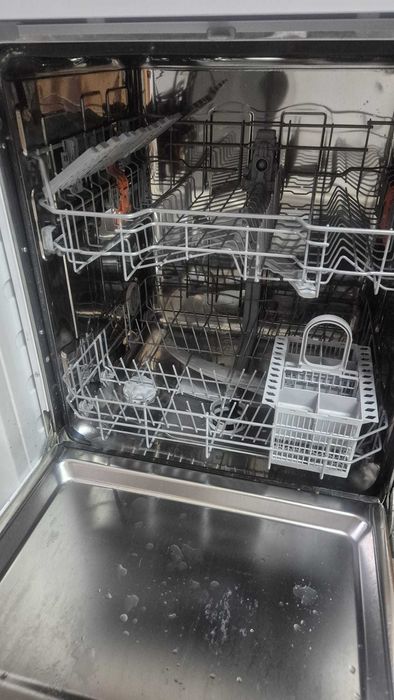 Máquina de Lavar Loiça Hotpoint Ariston – A Funcionar – 150€