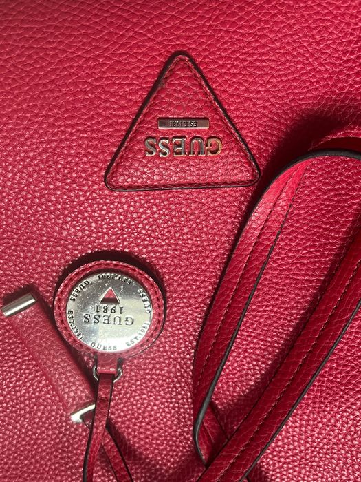 Torebka czerwona Guess shoperka plus pochette