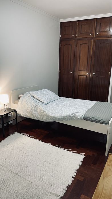 Quarto para arrendar - Agualva