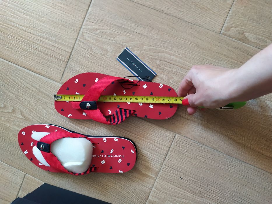 Нові в'єтнамки, шльопанці Tommy Hilfiger