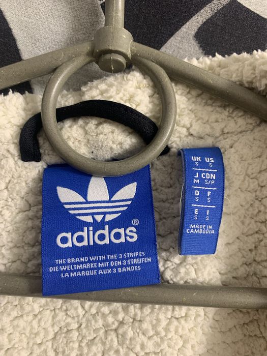 Продам кофту Adidas  размер S