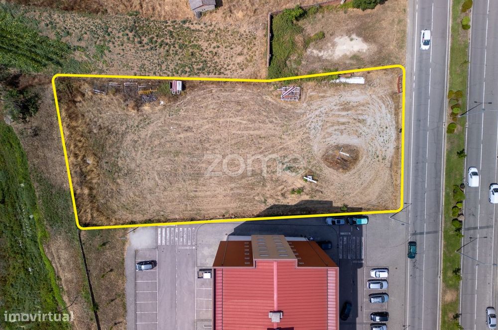 Terreno para construção de prédio - Av. do Sabor - Bragança