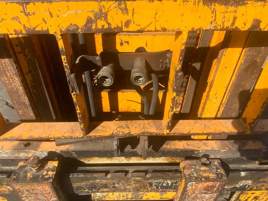 Empilhador komatsu 2t