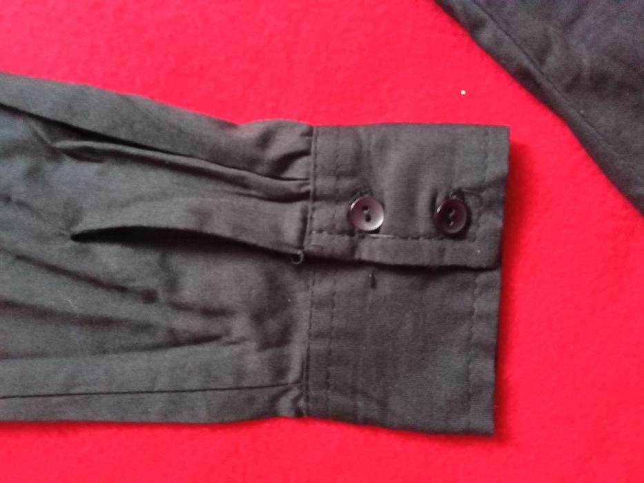 Camisa preta CODE M portes grátis