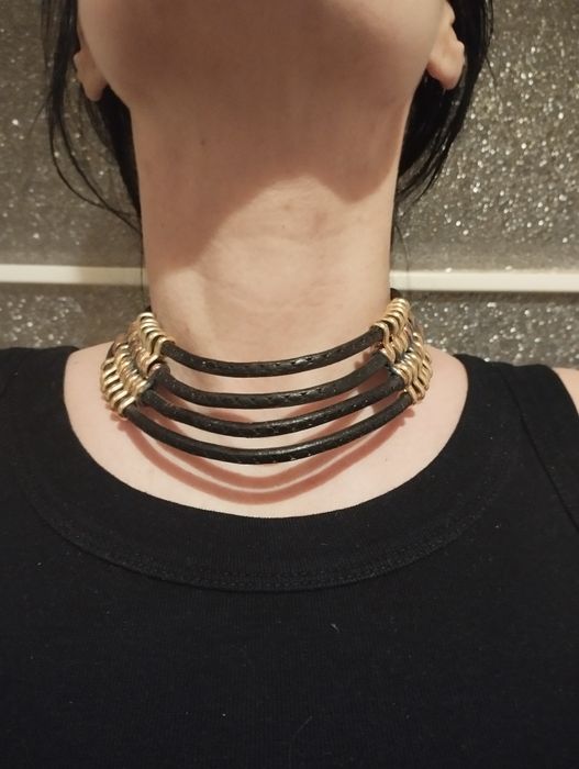 Серьги из самоцветов.