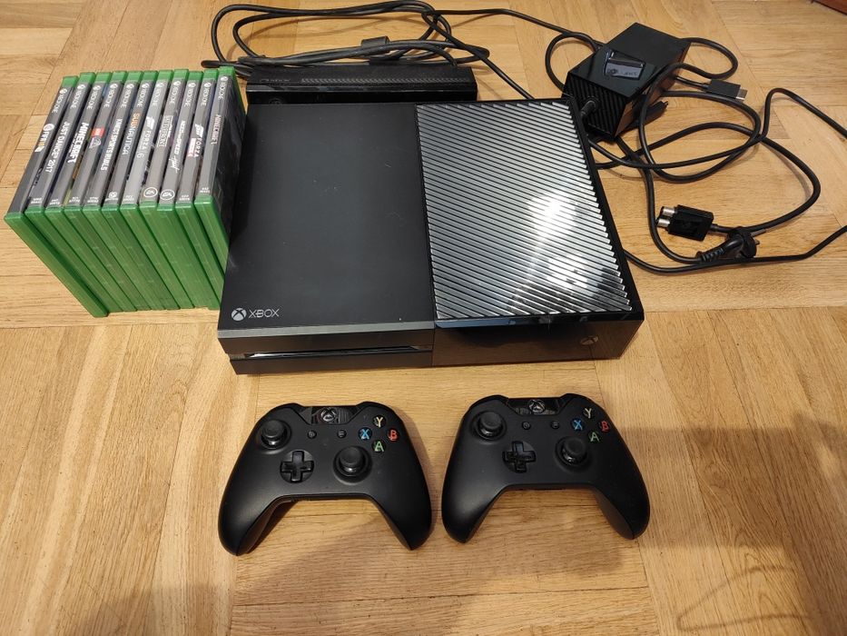 XBOX ONE 1000GB + Kinect + 2 pady + 11 gier