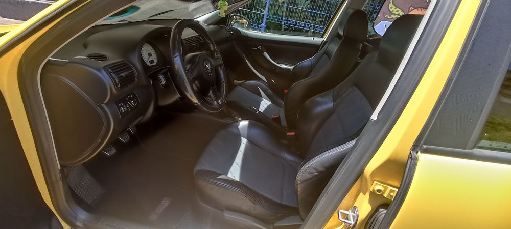 SEAT Leon cupra4