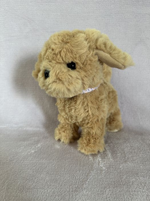 Interaktywny chodzący piesek OurGeneration Playful Paws Goldendoodle Pup