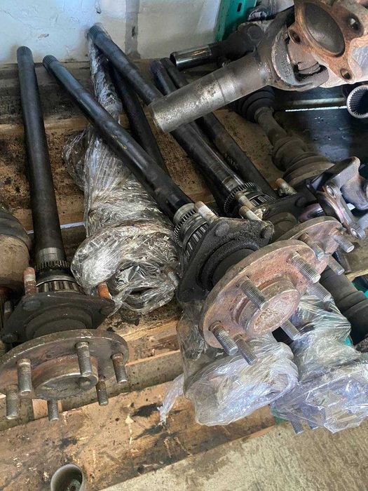 Полуось задняя піввісь задня Nissan Navara D40 Ниссан Навара