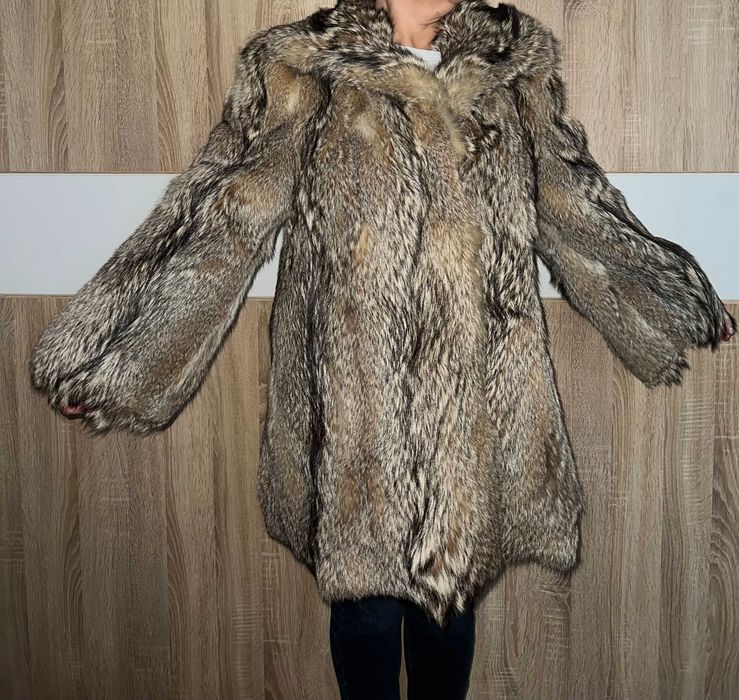 Piękne naturalne futro z kojota