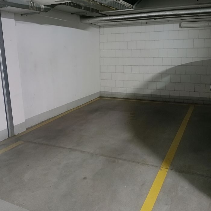 Wynajmę miejsce postojowe w garażu podziemnym DERBY 9 ul Magiczna 18A