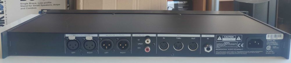 T.C. Eletronic M-ONE XL como novo em bom funcionamento.