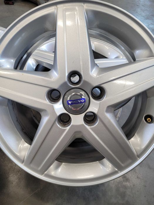 Felgi aluminiowe volvo r 16 komplet 5 x 108