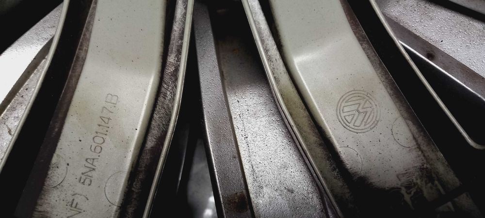 Kołpaki samochodowe 17" oryginalne AUDI / VW - komplety i sztuki