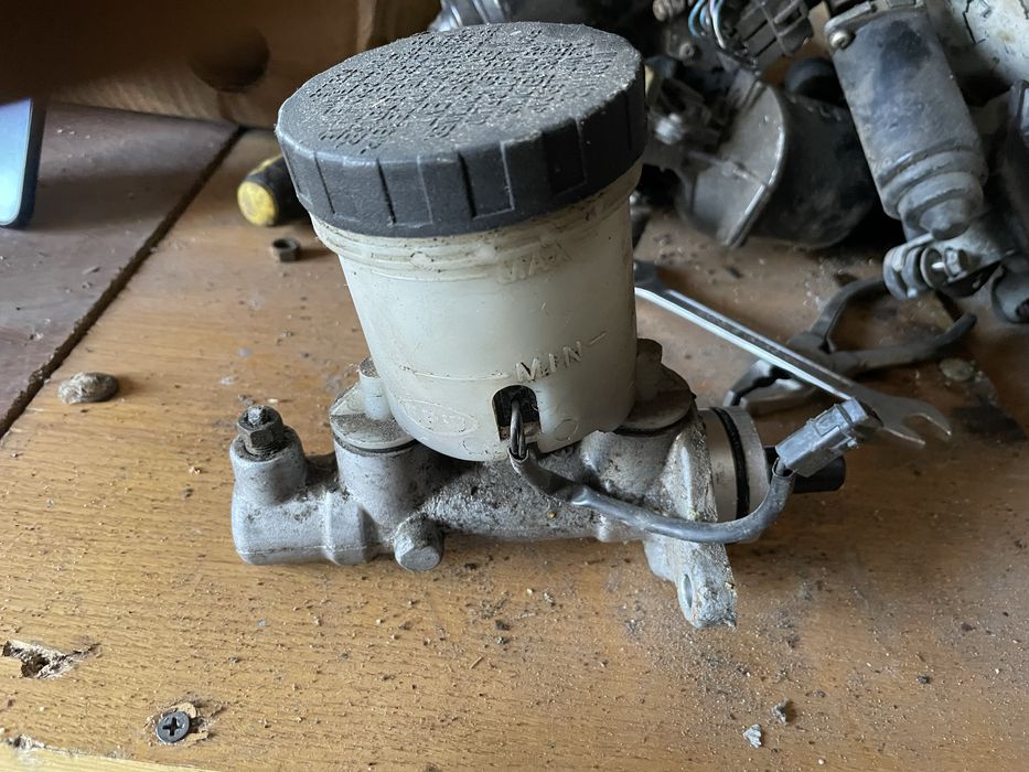 Продам вакуумный усилитель гтц главный тормозной Киа Мазда Хонда Нисса