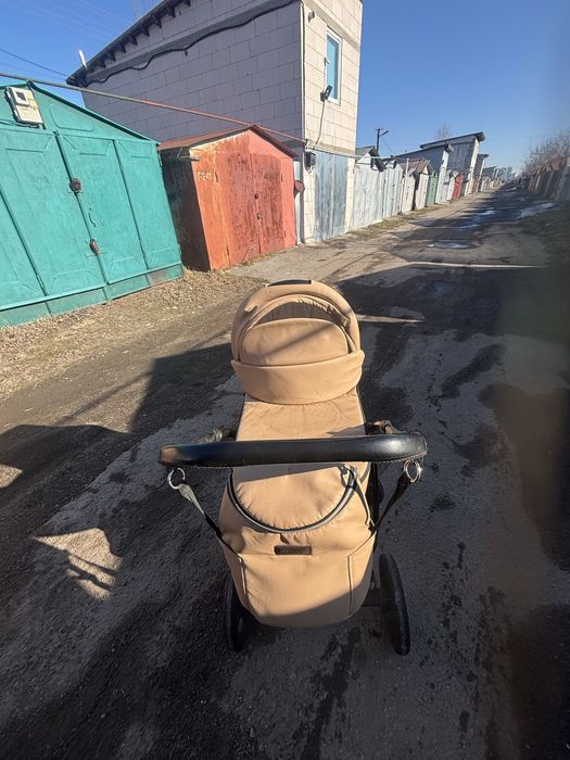 Продам коляску в добром стани